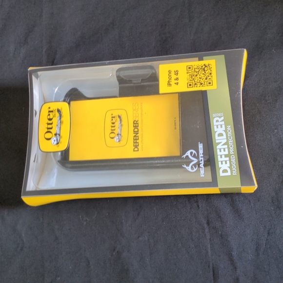 Otterbox Defender Series Realtree Rugged Protection Case iPhone 4 & 4s - Picture 6 of 6